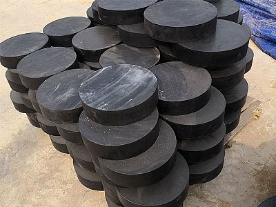 浦口区板式橡胶支座由若干层橡胶片与薄钢板经加压硫化